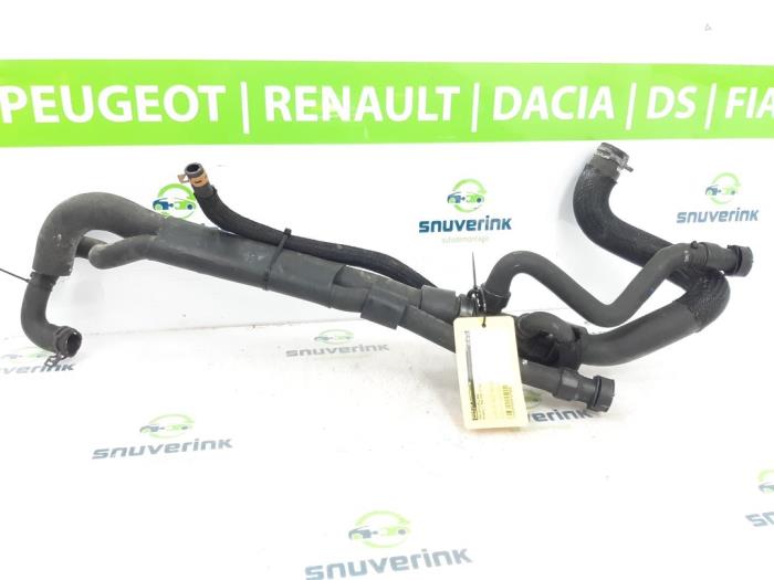 Radiator hose from a Renault Master IV (MA/MB/MC/MD/MH/MF/MG/MH) 2.3 dCi 135 16V FWD 2021