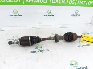 Usagé Arbre de transmission avant gauche Renault Twingo II (CN) 1.5 dCi 90 FAP Prix € 30,00 Règlement à la marge proposé par Snuverink Autodemontage