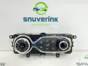 Usados Panel de control de calefacción Renault Captur (2R) 0.9 Energy TCE 12V Precio € 45,00 Norma de margen ofrecido por Snuverink Autodemontage