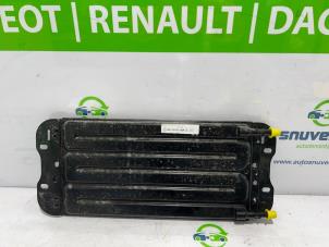 Gebrauchte Kraftstoffkühler Renault Master IV (MA/MB/MC/MD/MH/MF/MG/MH) 2.3 dCi 135 16V FWD Preis € 102,85 Mit Mehrwertsteuer angeboten von Snuverink Autodemontage