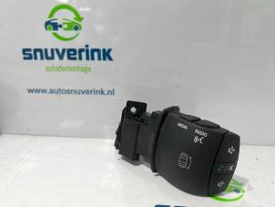 Used Radio remote control Renault Master IV (MA/MB/MC/MD/MH/MF/MG/MH) 2.3 dCi 135 16V FWD Price € 30,25 Inclusive VAT offered by Snuverink Autodemontage