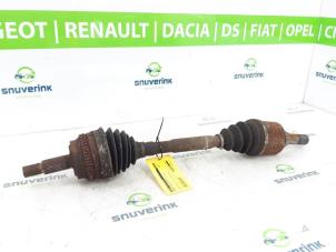 Używane Os napedowa lewy przód Renault Master III (FD/HD) 3.0 dCi 16V 140 Cena € 108,90 Z VAT oferowane przez Snuverink Autodemontage
