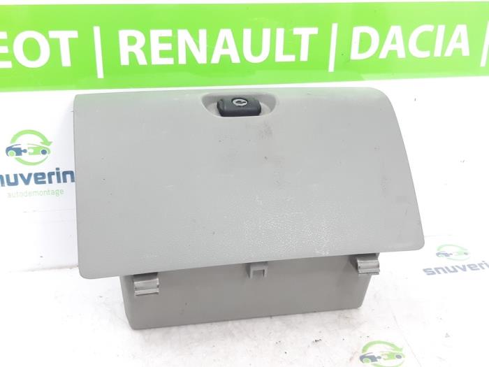 Begagnade Handskfack Renault Master II (FD/HD) 3.0 dCi 16V 140 Pris € 35,97 Inklusive moms erbjuds av Snuverink Autodemontage