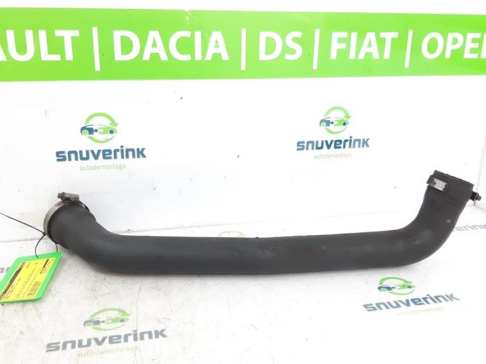 Gebrauchte Intercooler Schlauch Opel Vivaro 1.9 DTI 16V Preis € 32,38 Mit Mehrwertsteuer angeboten von Snuverink Autodemontage