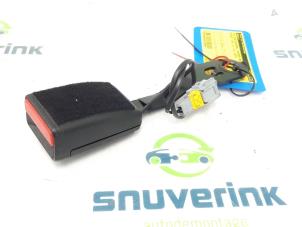 Used Front seatbelt buckle, right Peugeot 208 I (CA/CC/CK/CL) 1.0 Vti 12V PureTech Price € 30,00 Margin scheme offered by Snuverink Autodemontage