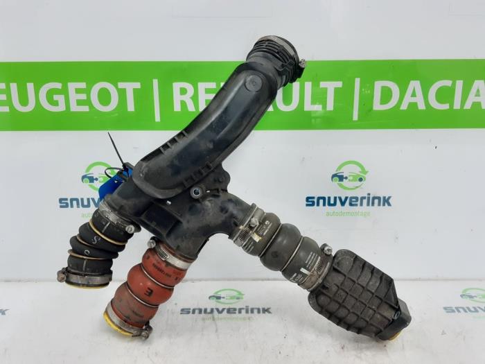 Gebrauchte Intercooler Schlauch Peugeot 208 I (CA/CC/CK/CL) 1.6 Blue HDi 100 Preis € 25,50 Margenregelung angeboten von Snuverink Autodemontage