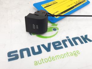 Used ESP switch Peugeot 207 CC (WB) 1.6 16V Price € 20,00 Margin scheme offered by Snuverink Autodemontage