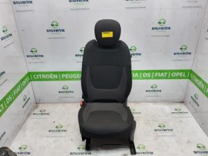 Używane Fotel lewy Renault Captur (2R) 0.9 Energy TCE 12V Cena € 135,00 Procedura marży oferowane przez Snuverink Autodemontage
