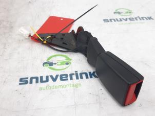 Used Rear seatbelt buckle, left Citroen C4 Cactus (0B/0P) 1.2 PureTech 82 12V Price on request offered by Snuverink Autodemontage
