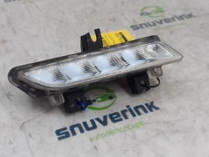 Used Daytime running light, left Renault Captur (2R) 0.9 Energy TCE 12V Price € 45,00 Margin scheme offered by Snuverink Autodemontage