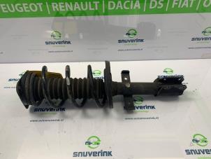 Used Front shock absorber rod, left Renault Captur (2R) 0.9 Energy TCE 12V Price € 50,00 Margin scheme offered by Snuverink Autodemontage