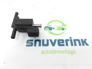 Used Vacuum relay Renault Captur (2R) 0.9 Energy TCE 12V Price € 25,00 Margin scheme offered by Snuverink Autodemontage