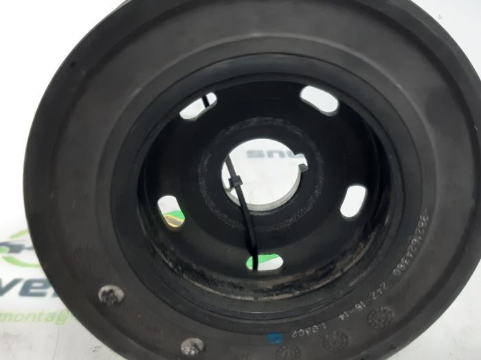 Crankshaft pulley from a Opel Vivaro 1.5 CDTI 120 2019