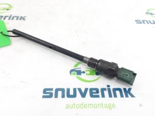 Used Oil dipstick Opel Vivaro 1.5 CDTI 120 Price € 42,35 Inclusive VAT offered by Snuverink Autodemontage