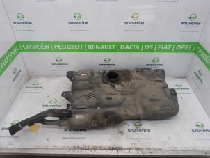 Used Tank Opel Vivaro 1.6 CDTi BiTurbo 145 Price € 272,25 Inclusive VAT offered by Snuverink Autodemontage