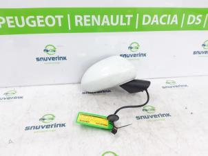 Usagé Rétroviseur extérieur droit Opel Corsa D 1.2 16V Prix € 40,00 Règlement à la marge proposé par Snuverink Autodemontage