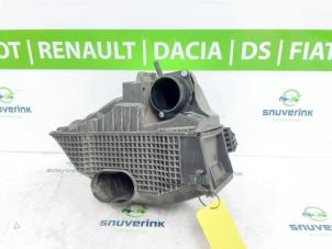 Usados Cuerpo de filtro de aire Dacia Logan MCV III/Sandero Wagon (SD07) 0.9 TCe 90 12V Precio € 54,45 IVA incluido ofrecido por Snuverink Autodemontage