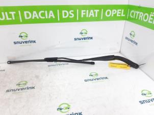 Used Front wiper arm Dacia Logan MCV III/Sandero Wagon (SD07) 0.9 TCe 90 12V Price € 30,25 Inclusive VAT offered by Snuverink Autodemontage