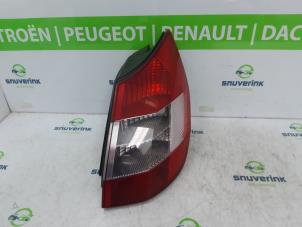 Używane Tylne swiatlo pozycyjne prawe Renault Scénic II (JM) 1.6 16V Cena € 30,00 Procedura marży oferowane przez Snuverink Autodemontage