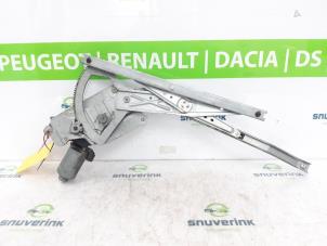 Używane Mechanizm szyby prawej przedniej wersja 2-drzwiowa Renault Megane (EA) 1.6 16V Sport Cena € 60,00 Procedura marży oferowane przez Snuverink Autodemontage