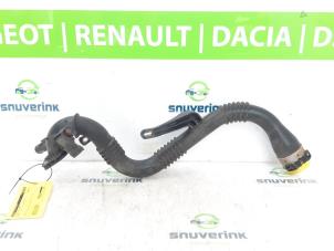 Używane Waz chlodnicy miedzystopniowej Renault Clio IV Estate/Grandtour (7R) 0.9 Energy TCE 12V Cena € 35,00 Procedura marży oferowane przez Snuverink Autodemontage