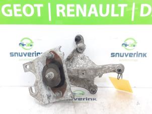 Używane Wspornik skrzyni biegów Renault Clio IV Estate/Grandtour (7R) 0.9 Energy TCE 12V Cena € 40,00 Procedura marży oferowane przez Snuverink Autodemontage