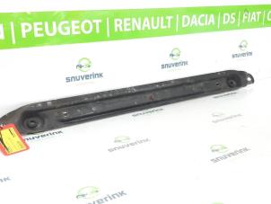 Używane Belka chlodnicy Citroen C4 Berline (NC) 1.6 16V GT THP Cena € 35,00 Procedura marży oferowane przez Snuverink Autodemontage