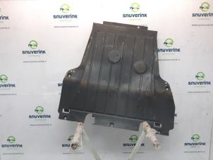 Used Engine protection panel Renault Megane II CC (EM) 1.6 16V Price € 45,00 Margin scheme offered by Snuverink Autodemontage