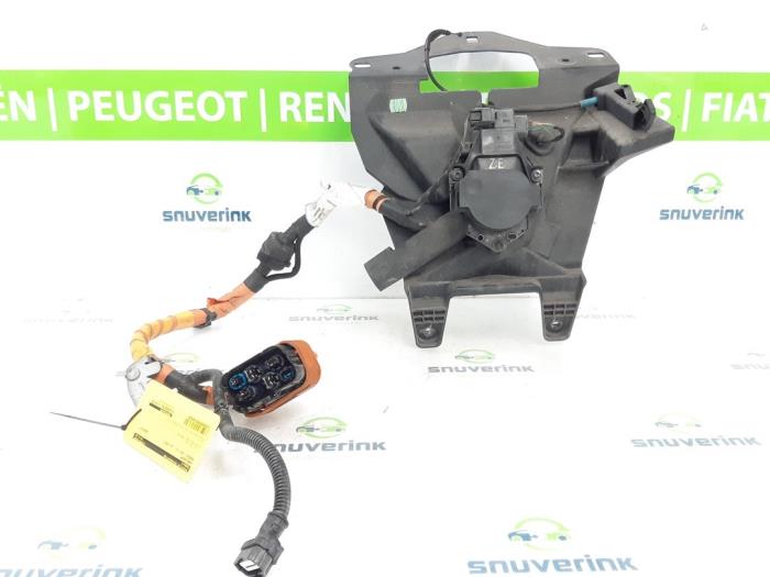 Conexión de conector de punto de carga de un Renault Zoé (AG) 65kW 2013