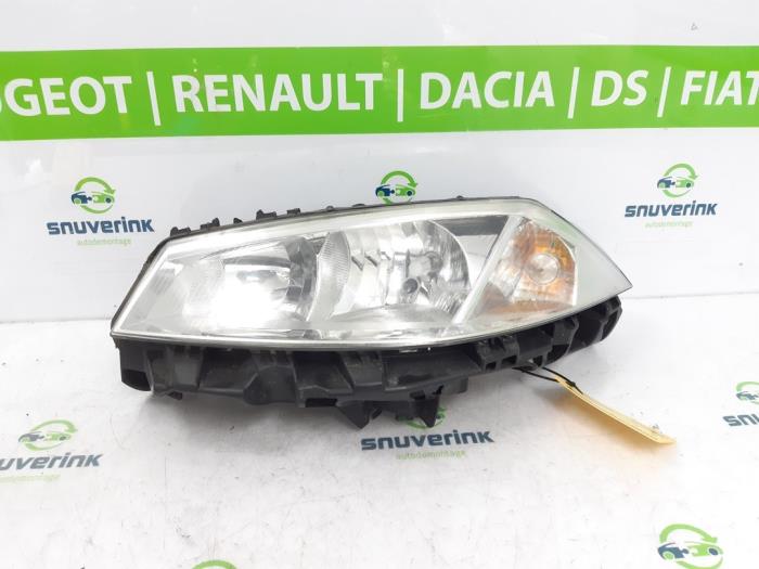 Używane Reflektor lewy Renault Megane II CC (EM) 1.6 16V Cena € 76,49 Procedura marży oferowane przez Snuverink Autodemontage