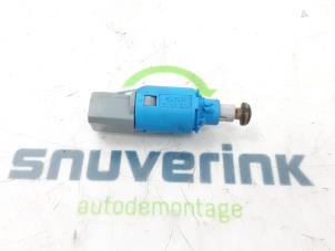 Used Clutch switch Renault Megane II CC (EM) 1.6 16V Price on request offered by Snuverink Autodemontage