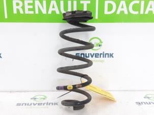 Używane Sprezyna srubowa tyl Renault Twingo III (AH) 1.0 SCe 70 12V Cena € 40,00 Procedura marży oferowane przez Snuverink Autodemontage