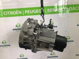Used Gearbox Renault Megane II CC (EM) 1.6 16V Price € 375,00 Margin scheme offered by Snuverink Autodemontage