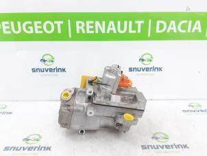 Usagé Pompe clim Renault Twingo III (AH) ZE R80 Prix € 550,00 Règlement à la marge proposé par Snuverink Autodemontage