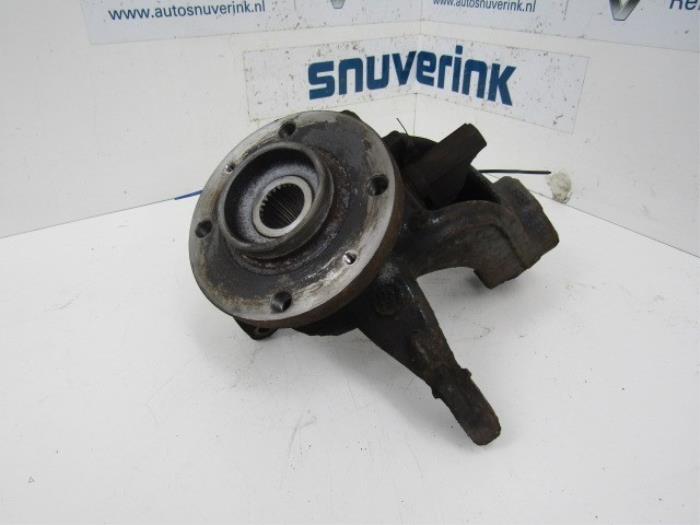 Knuckle, front left from a Peugeot 207/207+ (WA/WC/WM) 1.6 16V VTRi 2009