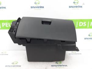 Used Glovebox Opel Vivaro 1.6 CDTi BiTurbo 145 Price € 96,80 Inclusive VAT offered by Snuverink Autodemontage