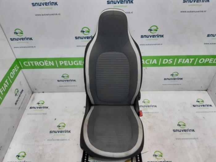 Używane Fotel prawy Renault Twingo III (AH) ZE R80 Cena € 95,00 Procedura marży oferowane przez Snuverink Autodemontage