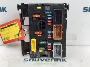 Usados Caja de fusibles Citroen C3 (FC/FL/FT) 1.4 Bivalent Precio € 250,00 Norma de margen ofrecido por Snuverink Autodemontage