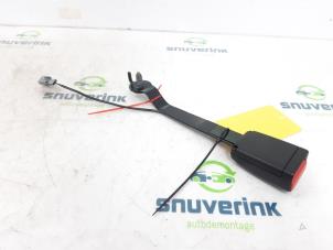 Used Front seatbelt buckle, right Renault Captur (2R) 0.9 Energy TCE 12V Price € 25,00 Margin scheme offered by Snuverink Autodemontage