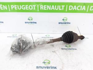 Used Front drive shaft, left Renault Master III (FD/HD) 2.2 dCi 16V Price € 90,75 Inclusive VAT offered by Snuverink Autodemontage