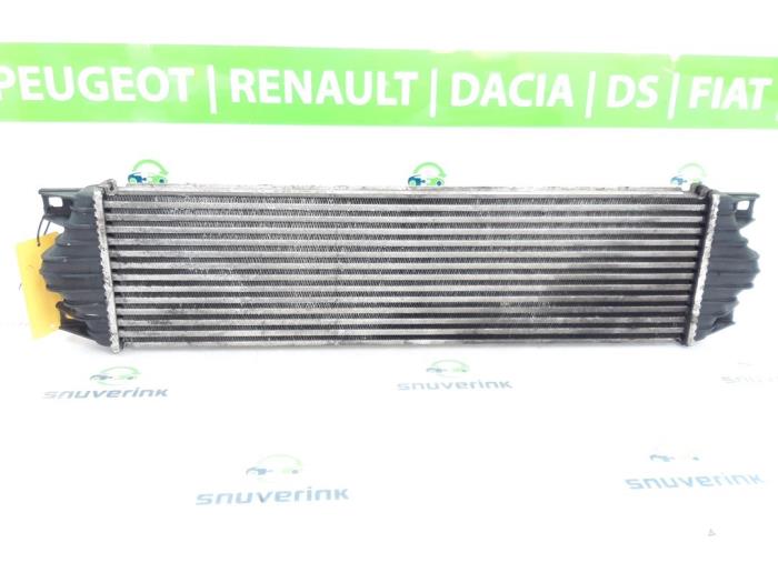 Gebrauchte Ladeluftkühler Renault Master II (FD/HD) 2.2 dCi 16V Preis € 61,70 Mit Mehrwertsteuer angeboten von Snuverink Autodemontage