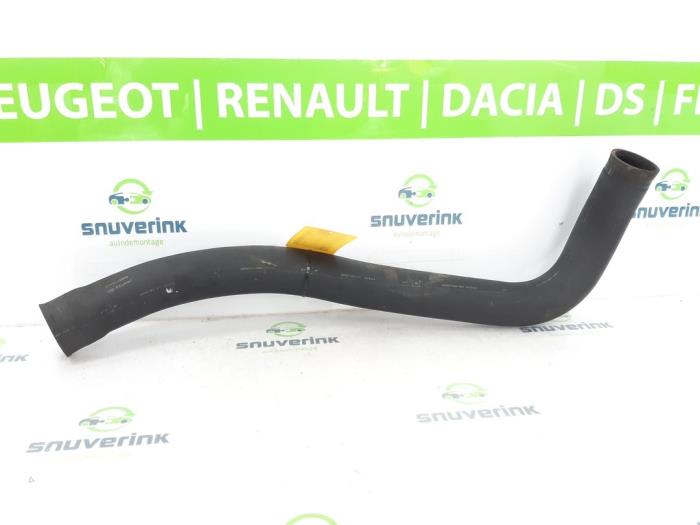 Gebrauchte Intercooler Schlauch Renault Master II (FD/HD) 2.2 dCi 16V Preis € 32,39 Mit Mehrwertsteuer angeboten von Snuverink Autodemontage