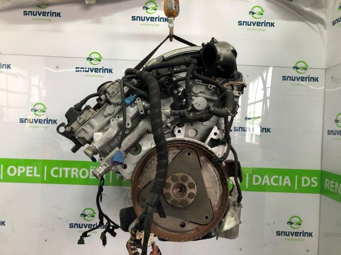 Motor van een Peugeot 607 (9D/U) 2.9 V6 24V 2001