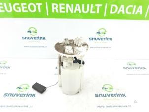 Gebrauchte Kraftstoffpumpe Elektrisch Renault Twingo III (AH) 1.0 SCe 70 12V Preis € 45,00 Margenregelung angeboten von Snuverink Autodemontage