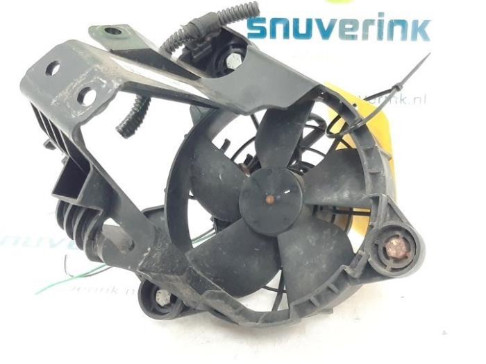 Ventilateur moteur d'un Renault Twingo III (AH) 1.0 SCe 70 12V 2015