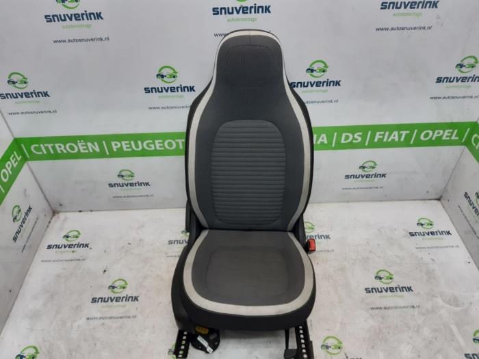 Używane Fotel prawy Renault Twingo III (AH) 1.0 SCe 70 12V Cena € 95,00 Procedura marży oferowane przez Snuverink Autodemontage