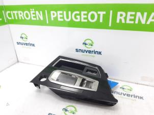 Used Middle console Peugeot 5008 II (M4/MC/MJ/MR) 1.2 12V e-THP PureTech 130 Price € 40,00 Margin scheme offered by Snuverink Autodemontage