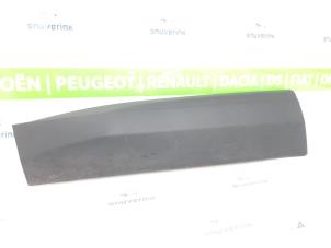 Usagé Cadre portière Peugeot 5008 II (M4/MC/MJ/MR) 1.2 12V e-THP PureTech 130 Prix € 90,00 Règlement à la marge proposé par Snuverink Autodemontage