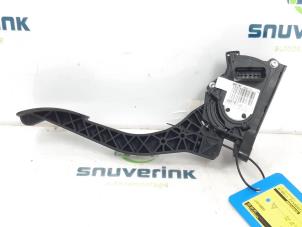 Used Accelerator pedal Peugeot 5008 II (M4/MC/MJ/MR) 1.2 12V e-THP PureTech 130 Price € 60,00 Margin scheme offered by Snuverink Autodemontage
