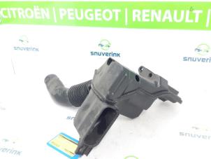 Używane Rezonator powietrza Peugeot 5008 II (M4/MC/MJ/MR) 1.2 12V e-THP PureTech 130 Cena € 80,00 Procedura marży oferowane przez Snuverink Autodemontage